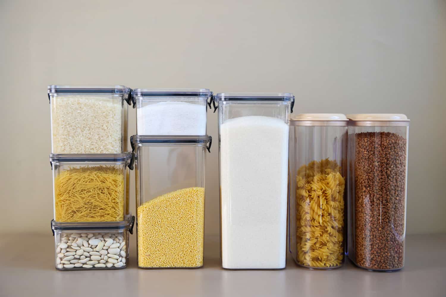 Containers for storing bulk products in the kitchen.