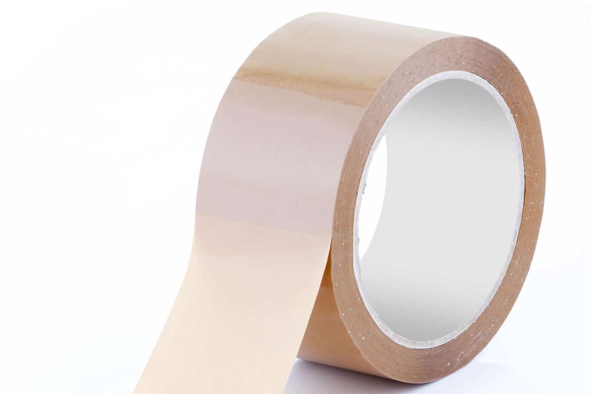 Packing tape roll can be cut by using fingers